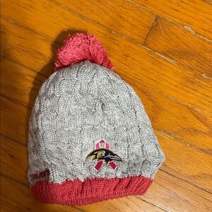 Women’s Gray and Pink  Pom-Pom Beanie GUC